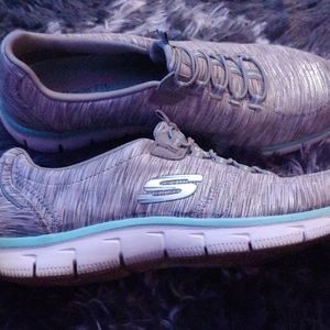 Women's Sketchers Slip-on Gym shoes